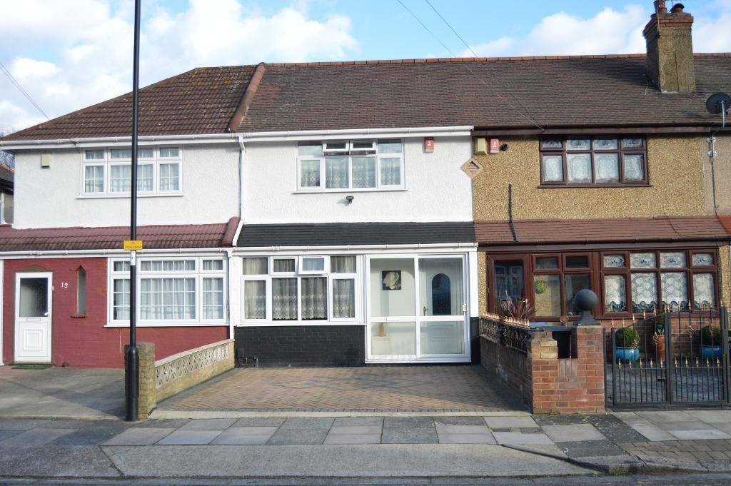 Middleham Gardens, Edmonton, London, UK, N18 2SE