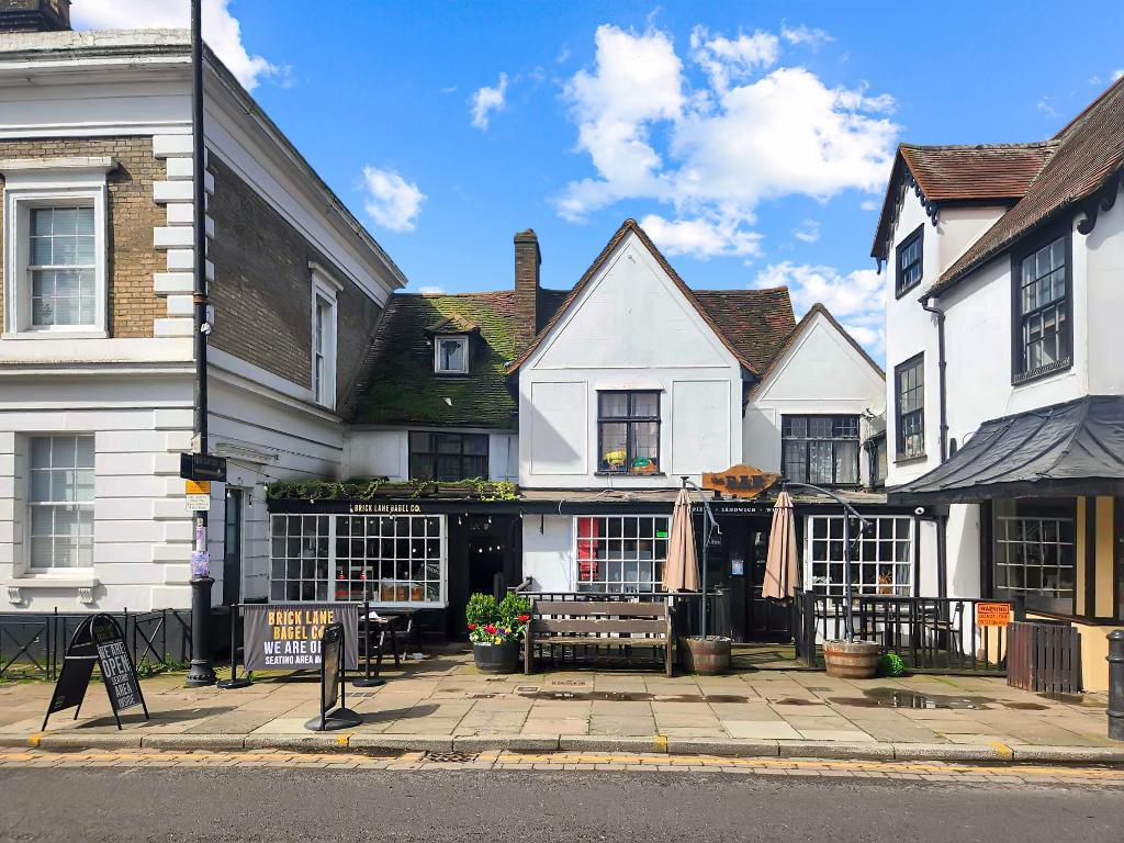 High Street, Ongar, Essex, CM5 9JD