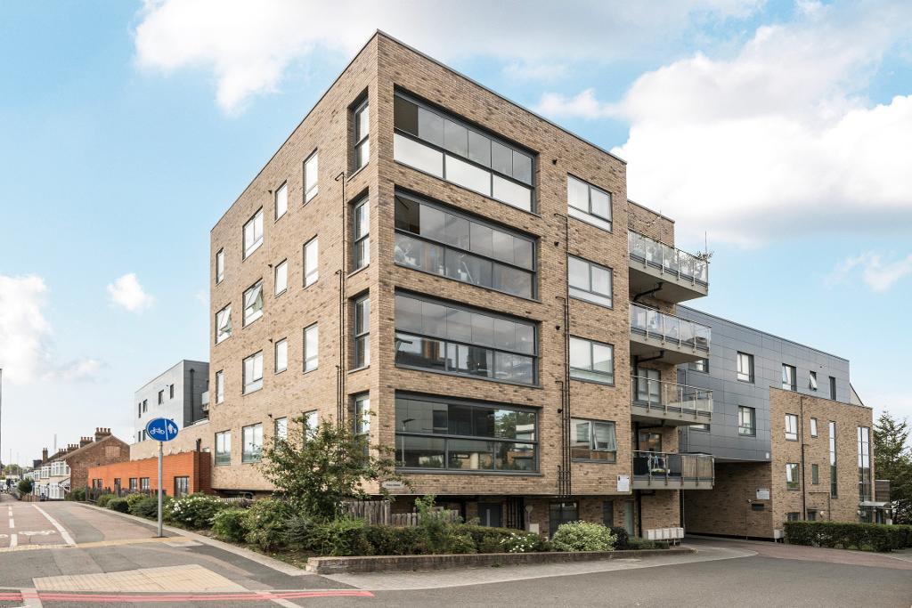 3 Ruby Mews, London, UK, N13 4EN