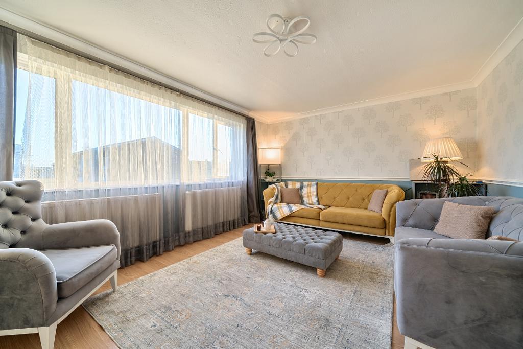 Macers Court, Broxbourne, UK, EN10 6EB