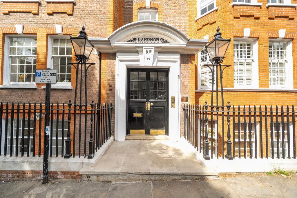 Church Row, London, UK, NW3 6UR